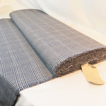 Checkered soft wool with light violet stripe