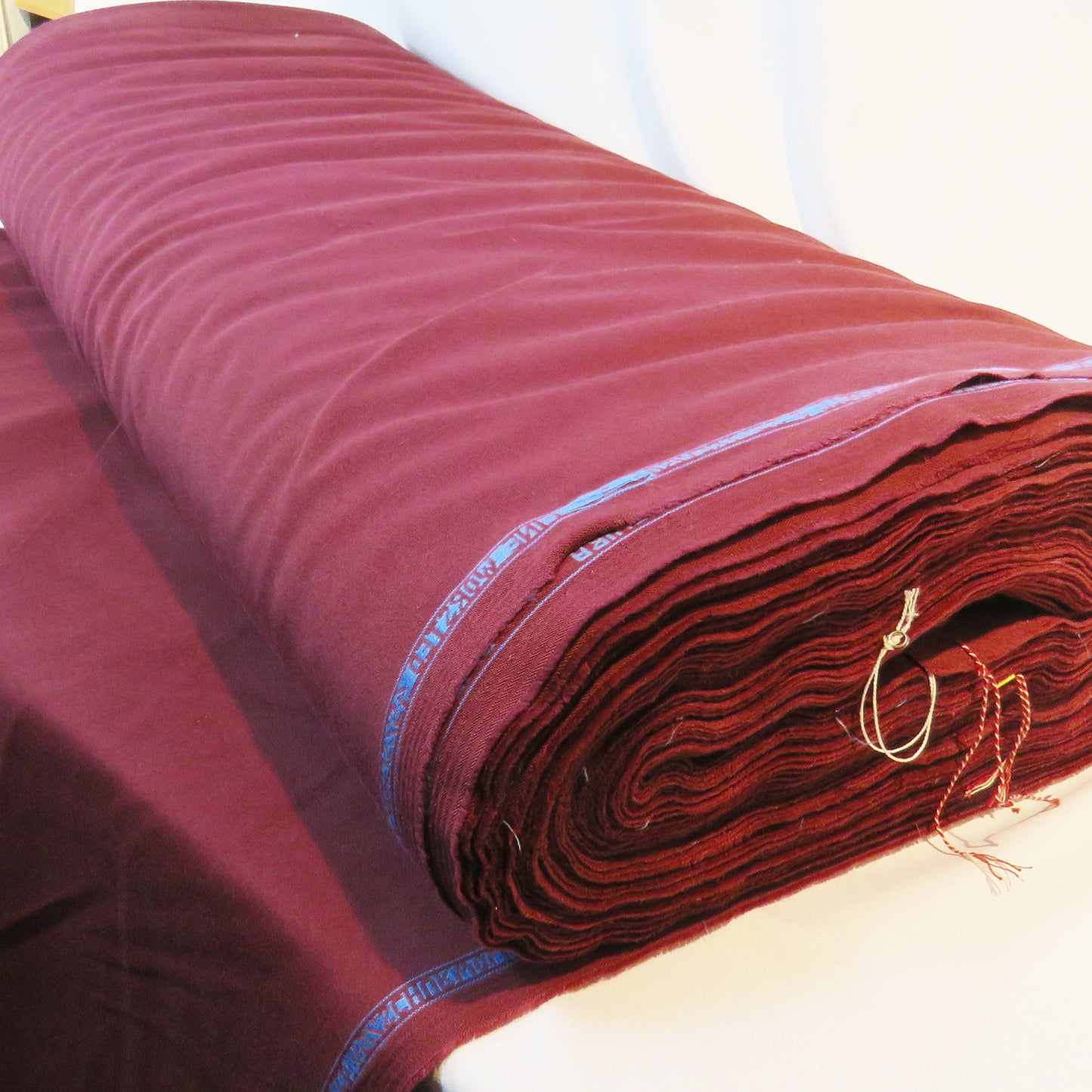 Light Trevira Summer Wool in Bordeaux